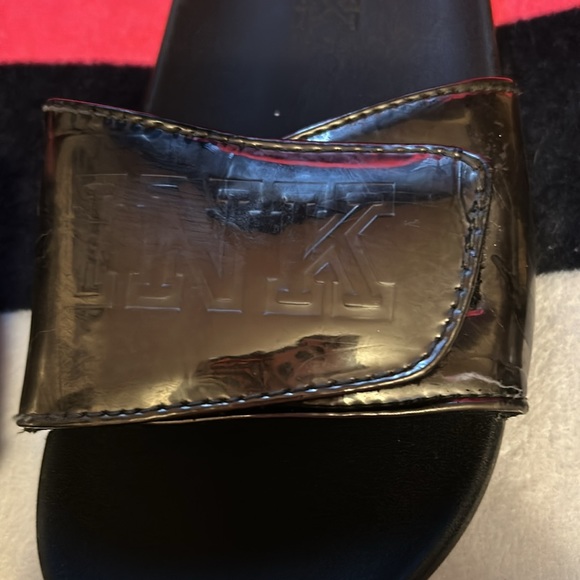 Pink by Victoria secret slides - Picture 2 of 6